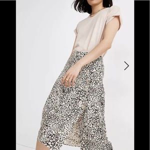 Madewell Side-Button Straight Midi Skirt in Daisy Groove Size 0